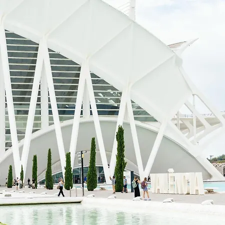 Ciudad De Artes Y Ciencias 4*