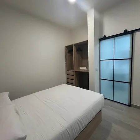 Ciudad De Artes Y Ciencias Aparthotel